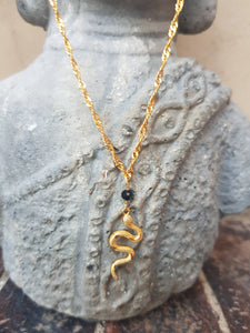 Collier chaine plaqué or et Onyx, pendentif Serpent