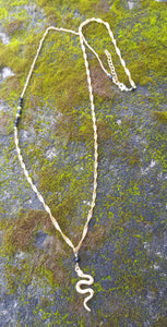 Collier chaine plaqué or et Onyx, pendentif Serpent